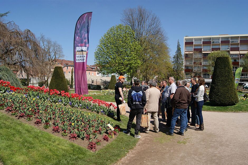 Présentation, au square Emile LECHTEN, des variétés de bulbes en fleurs issues du catalogue de "Verver Export". - Agrandir l'image, . 0octets (fenêtre modale)