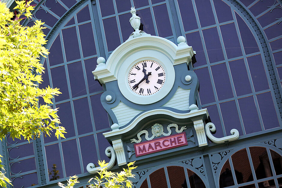 Inauguration et devoilement de la facade renovee du Marche Frery - Agrandir l'image, . 0octets (fenêtre modale)